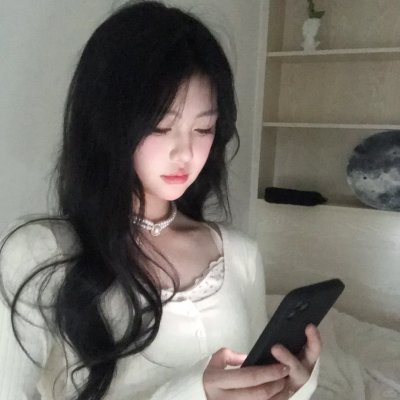 他很怪，他是我爸爸