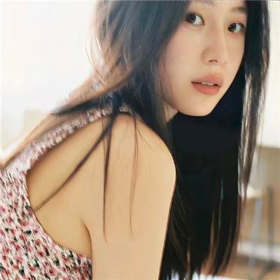 桃花含露又春风